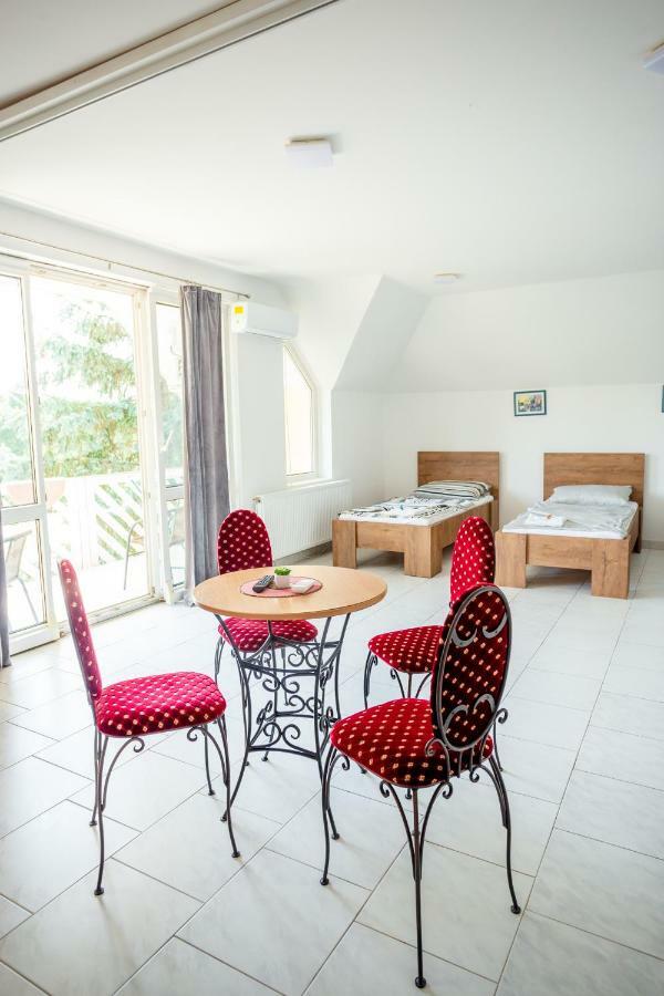 Teraszos Vendeghaz Apartment Keszthely Exterior photo
